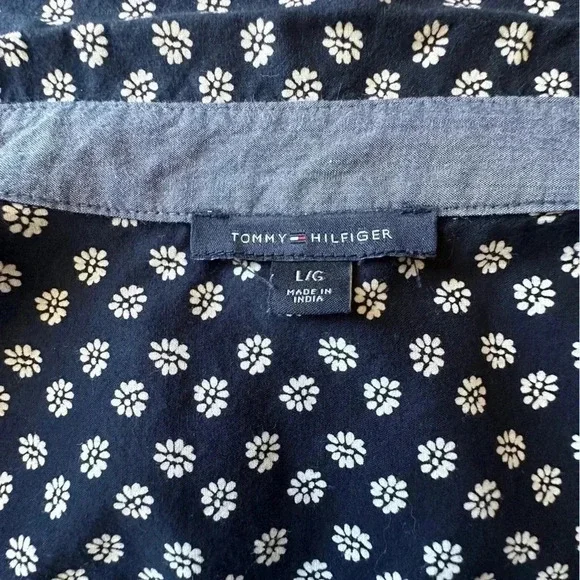TOMMY HILFIGER | NWOT | WOMEN’S NAVY BLUE PRINT LONG SLEEVED SHIRT | SIZE: LRG - Picture 12 of 12